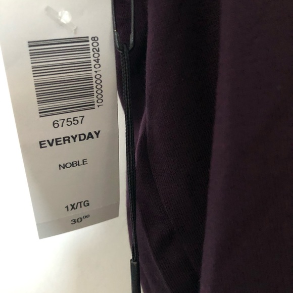 Aritzia everyday t-shirt. XL. NEW - Picture 4 of 4